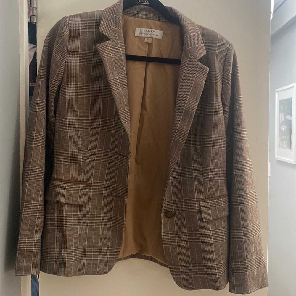 Tahari women’s blazer
